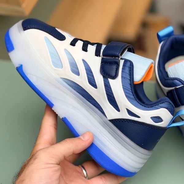 کتونی بچگانه اسکیتی چراغدار چسبی از Kids کد 4080504