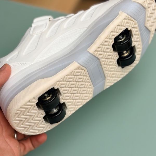 کتونی بچگانه اسکیتی چراغدار چسبی از Kids کد 4080504