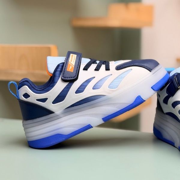 کتونی بچگانه اسکیتی چراغدار چسبی از Kids کد 4080504