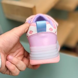 مشخصات کتونی بچگانه اسکیتی چراغدار چسبی از Kids کد 4080504