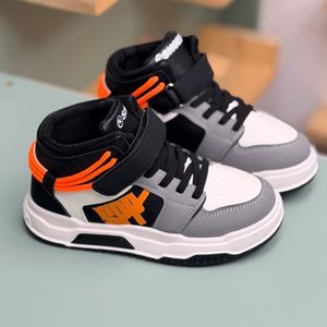 خرید اینترنتی قیمت کتونی بچگانه نیمساق طرح پشت بند از Kshoes کد 4080506