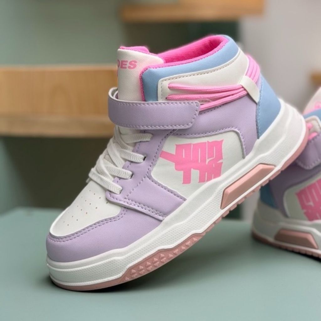 خرید انلاین کتونی بچگانه نیمساق طرح پشت بند از Kshoes کد 4080506