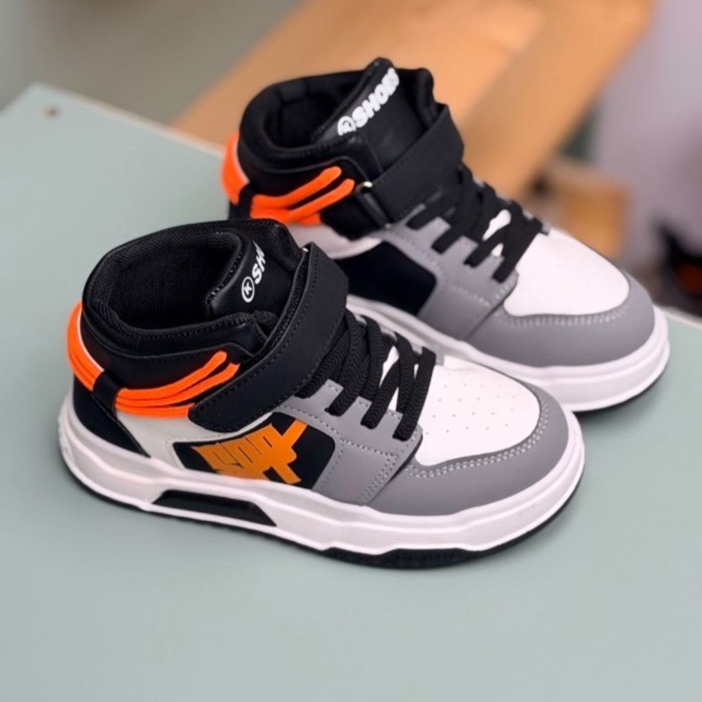 خرید اینترنتی کتونی بچگانه نیمساق طرح پشت بند از Kshoes کد 4080506