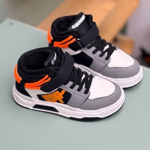 خرید اینترنتی کتونی بچگانه نیمساق طرح پشت بند از Kshoes کد 4080506