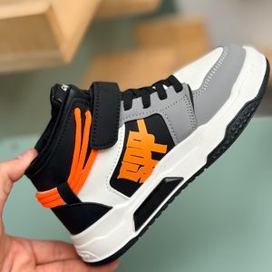 خرید اینترنتی قیمت کتونی بچگانه نیمساق طرح پشت بند از Kshoes کد 4080506