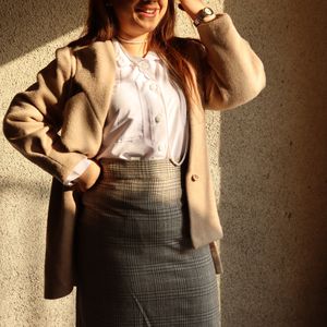 خرید اینترنتی پالتو زنانه کوتاه موهری کرم