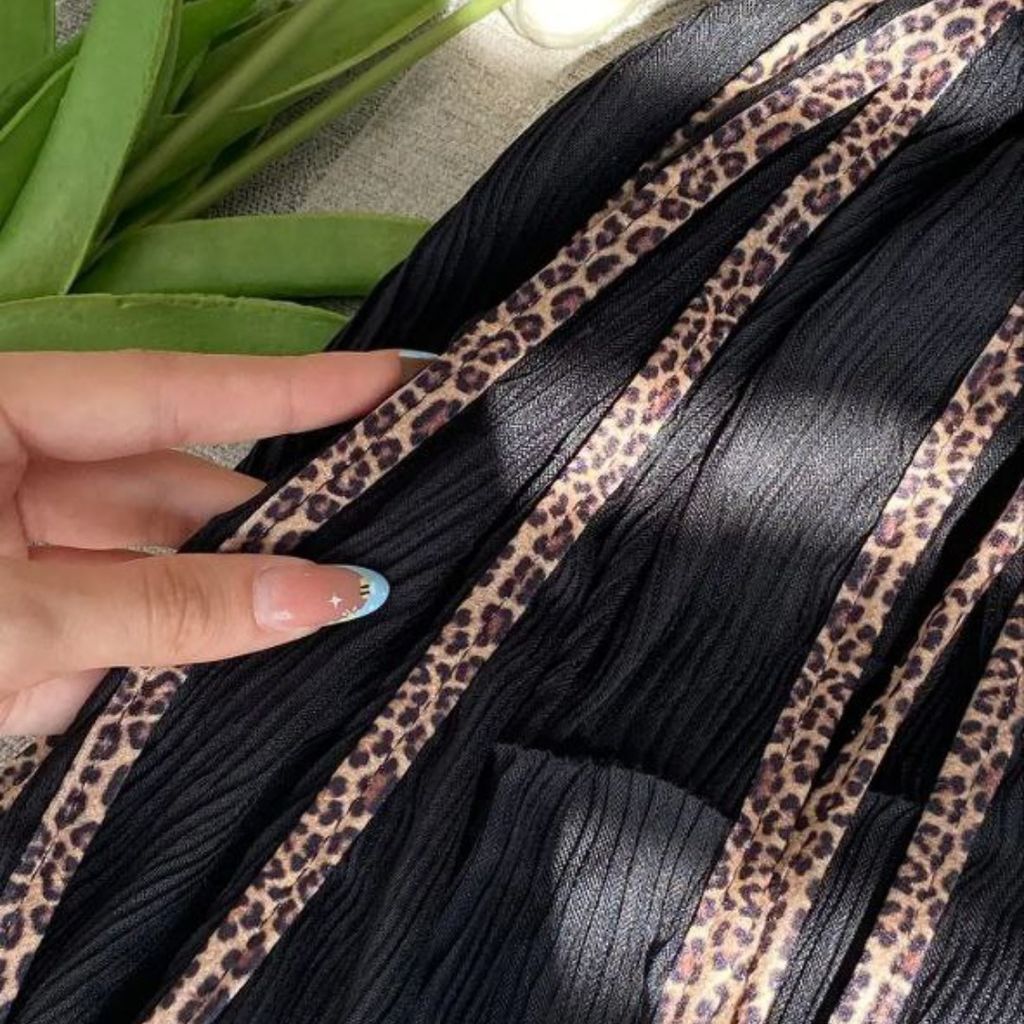 قیمت ارزان شال پلیسه برشکا مشکی حاشیه پلنگی