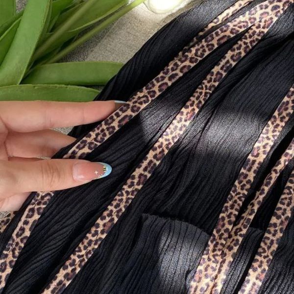 شال پلیسه برشکا مشکی حاشیه پلنگی