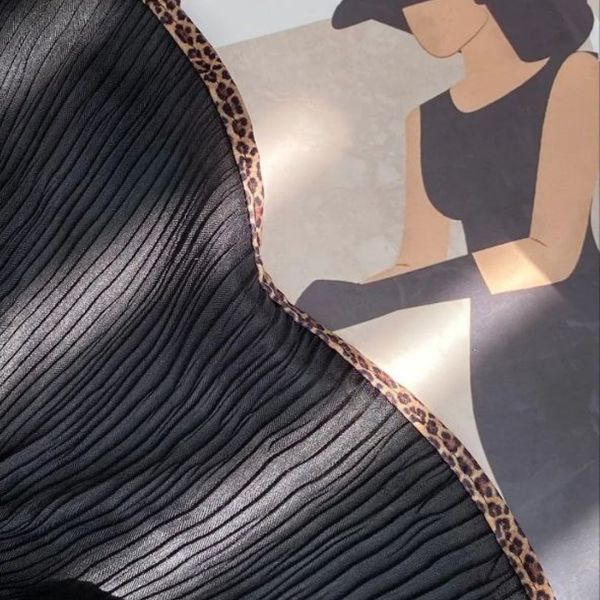 شال پلیسه برشکا مشکی حاشیه پلنگی