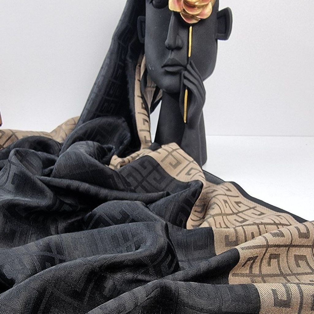 قیمت ارزان شال ژاکارد حاشیه طلایی طرح پوست ماری