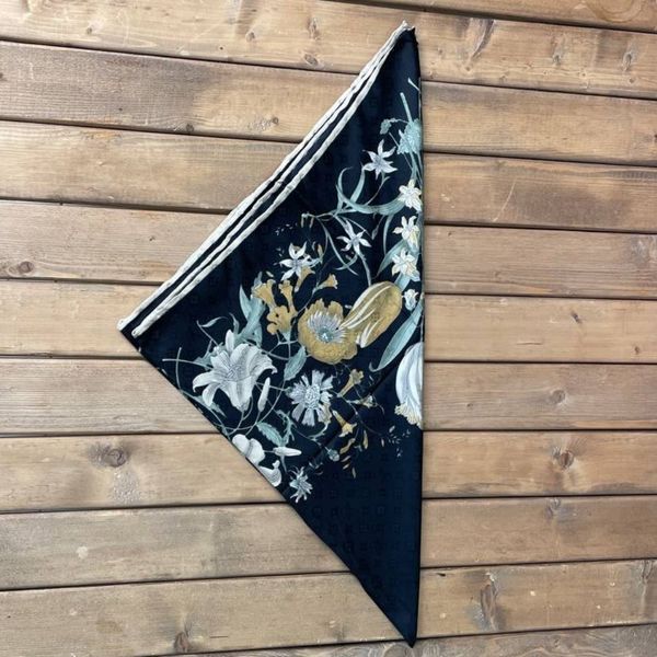 روسری ابریشم ژاکارد دور دست دوز قواره 110 مجلسی