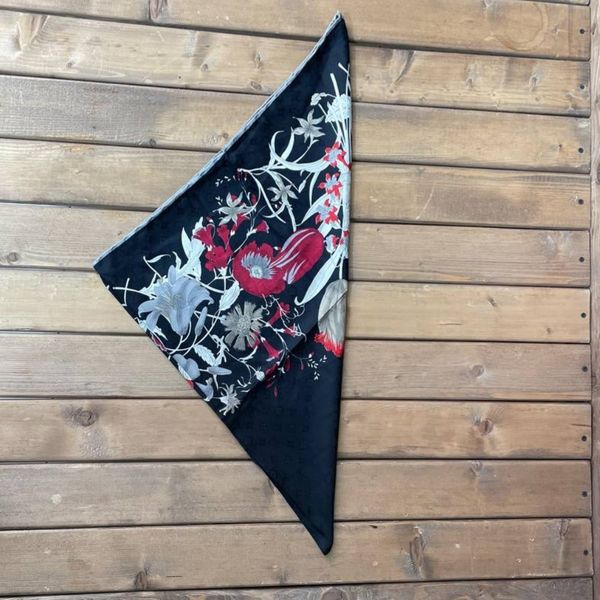 روسری ابریشم ژاکارد دور دست دوز قواره 110 مجلسی