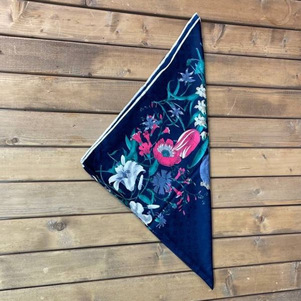 روسری ابریشم ژاکارد دور دست دوز قواره 110 مجلسی