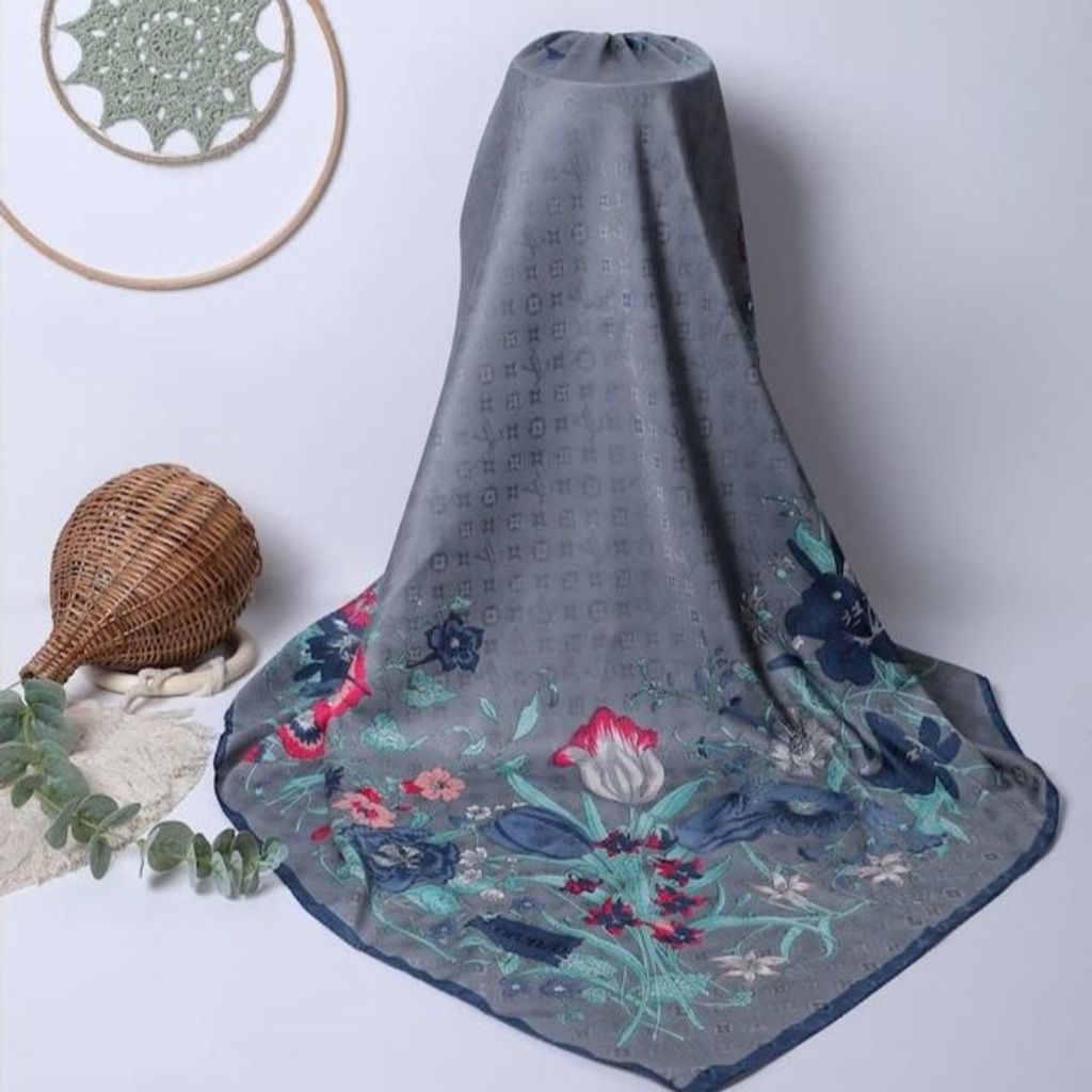 فروش اینترنتی روسری ابریشم ژاکارد دور دست دوز قواره 110 مجلسی