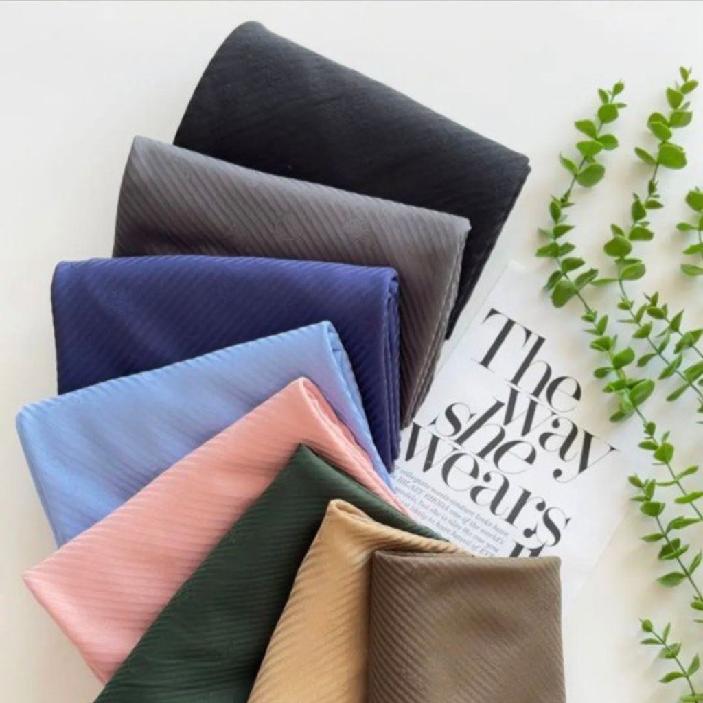 فروش اینترنتی روسری مشکی ژاکارد مات طرحدار قواره 115 سانتی