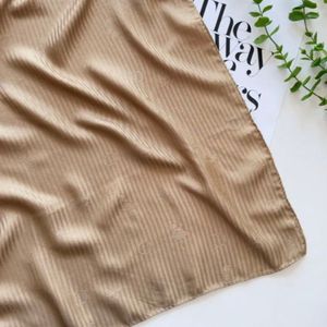 روسری مشکی ژاکارد مات طرحدار قواره 115 سانتی