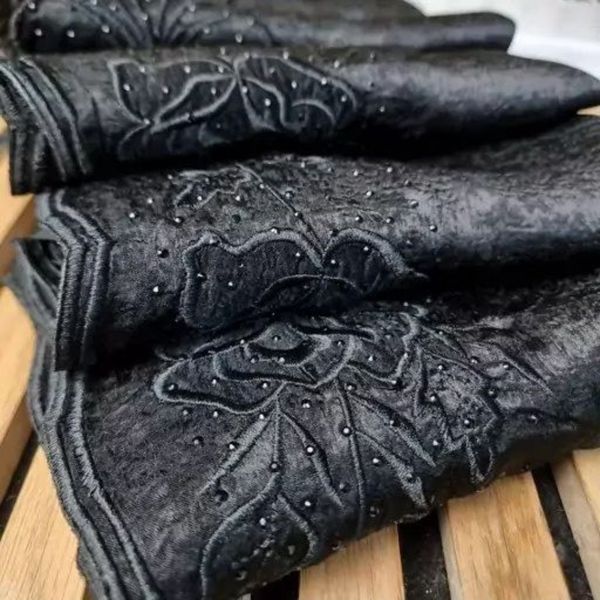 شال ابریشم کوپرا گلدوزی شده مشکی مجلسی