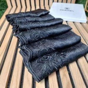 مشخصات شال ابریشم کوپرا گلدوزی شده مشکی مجلسی