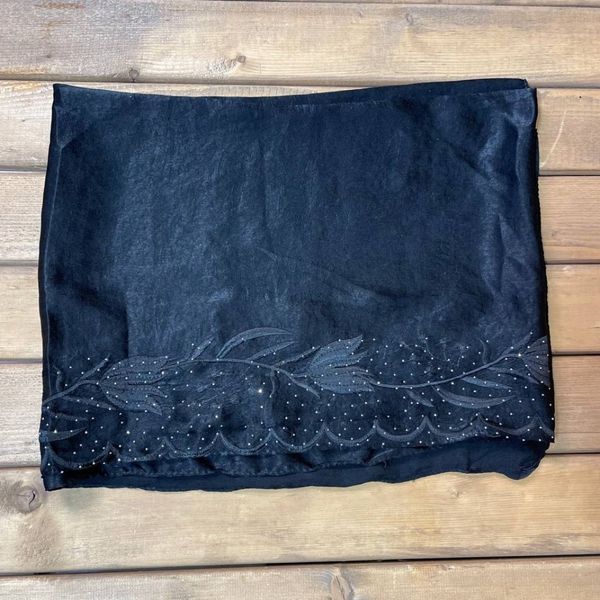 شال ابریشم کوپرا گلدوزی شده مشکی مجلسی