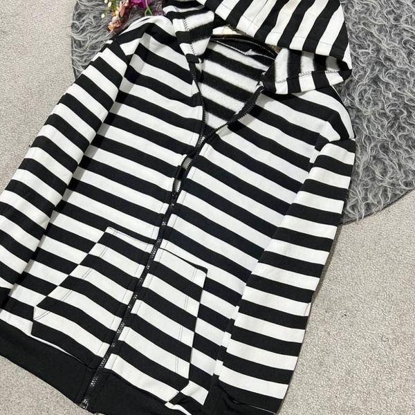 هودی جلو زیپ