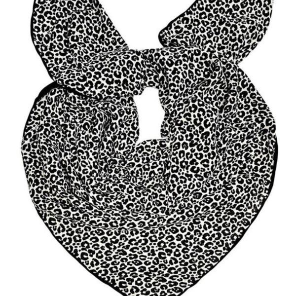 روسری نخ ژاکارد چهارفصل قواره 95 سانت