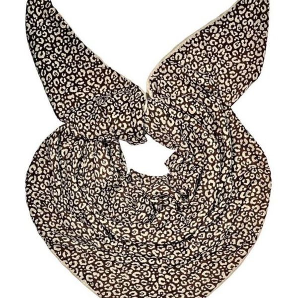 روسری نخ ژاکارد چهارفصل قواره 95 سانت