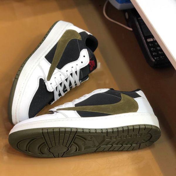 کفش جردن تراویس مردانه رنگ سبز سفید