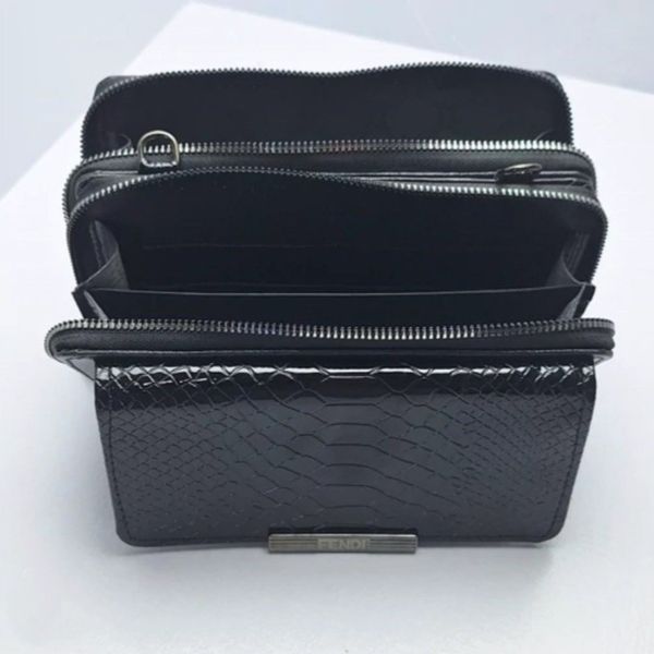 کیف پاسپورتی زنانه طرح کروکدیل