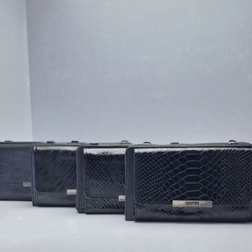 فروش اینترنتی کیف پاسپورتی زنانه طرح رعد و برقی