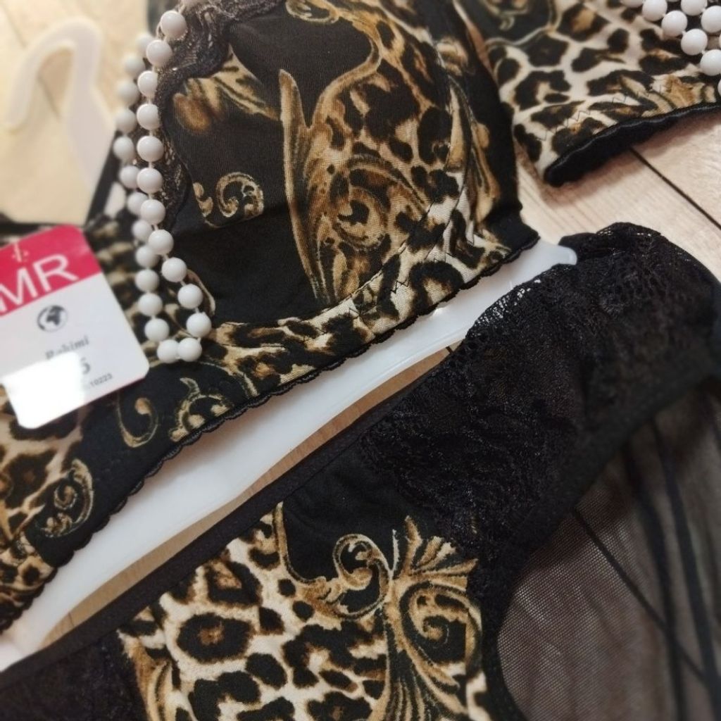 فروش اینترنتی ست شورت و سوتین فنردار گیپوری زنانه st63y