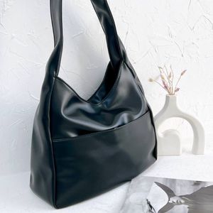 خرید آنلاین کیف دانشجویی ترند کیف لش و شل کیف رودوشی چرم شیک کیف زنانه و دخترانه