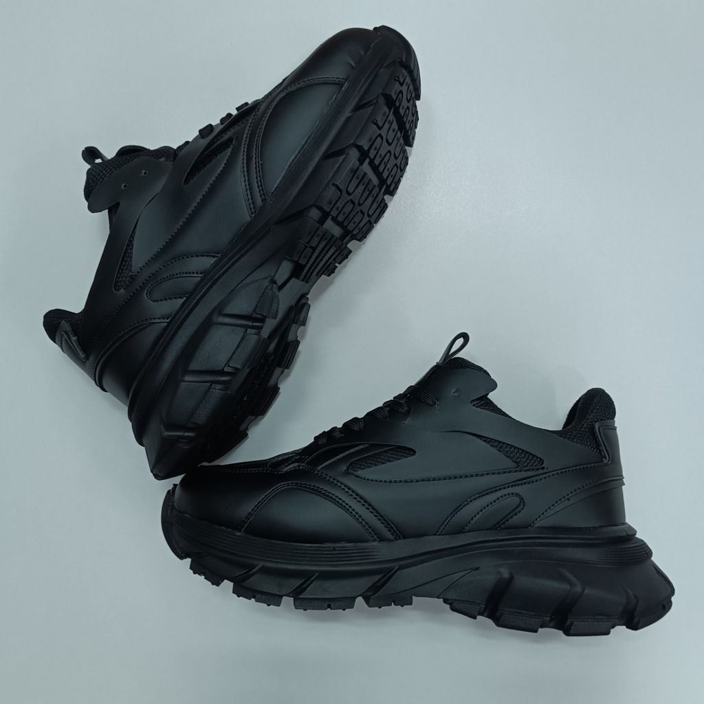 خرید آنلاین کتونی مردانه چانکی برشکا تمام مشکی