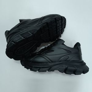 مشخصات کتونی مردانه چانکی برشکا تمام مشکی