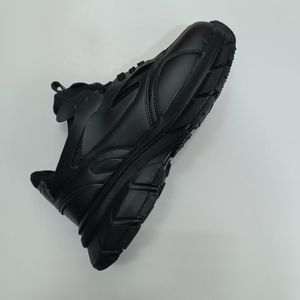 مشخصات کتونی مردانه چانکی برشکا تمام مشکی