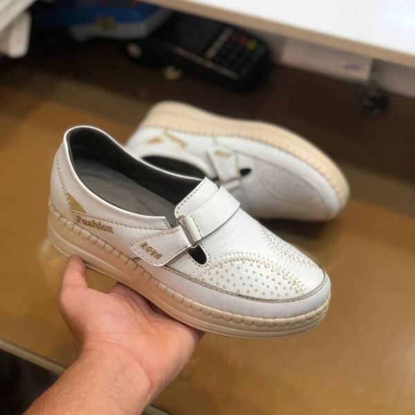 کفش طبی چرم زنانه چسبی رنگ سفید