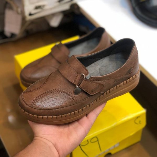 کفش طبی چرم زنانه چسبی رنگ گردویی