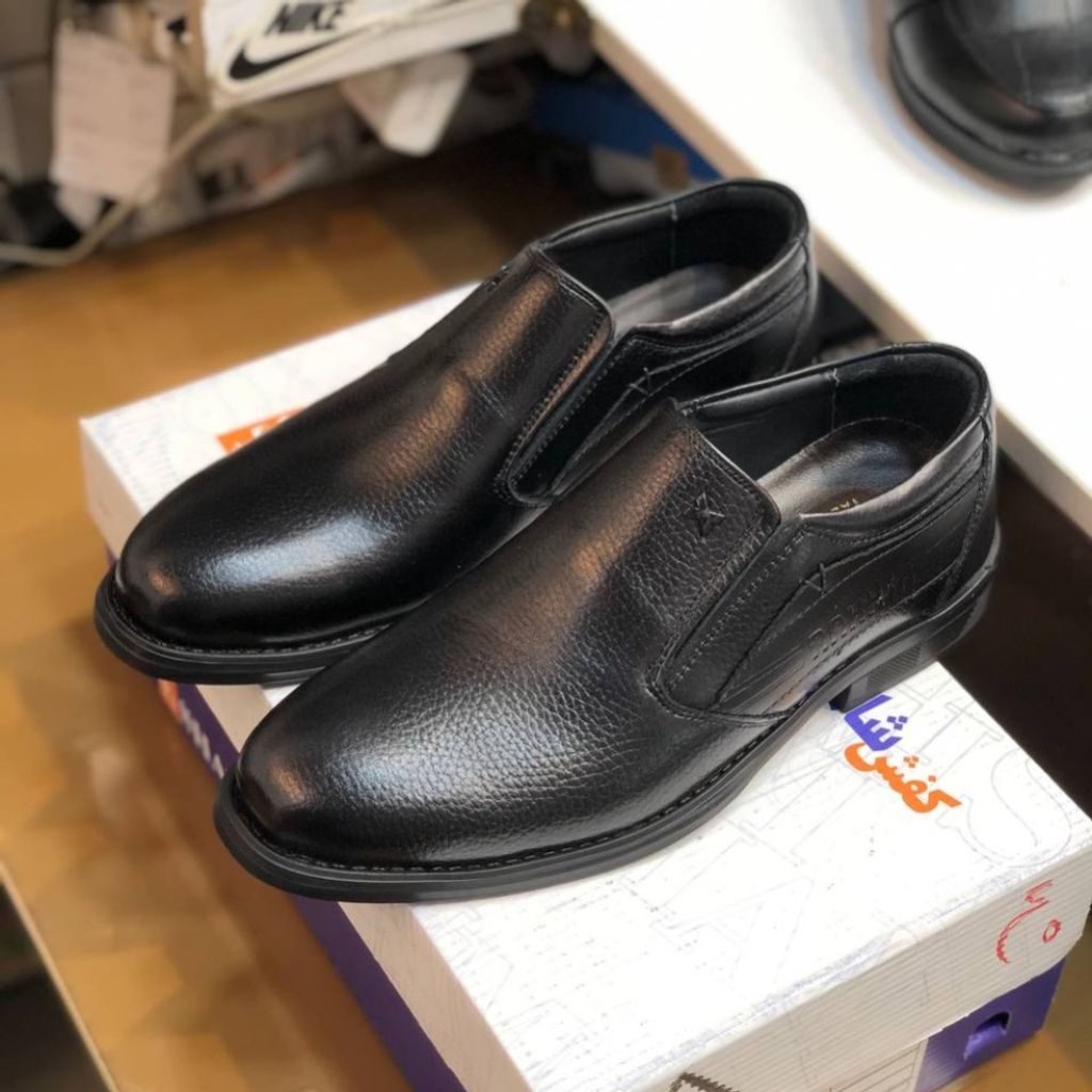 قیمت ارزان کفش چرم مردانه مجلسی مدل رخشی رنگ مشکی