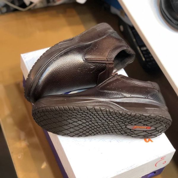 کفش چرم طبی مردانه طرح کلارک رخشی سوخته