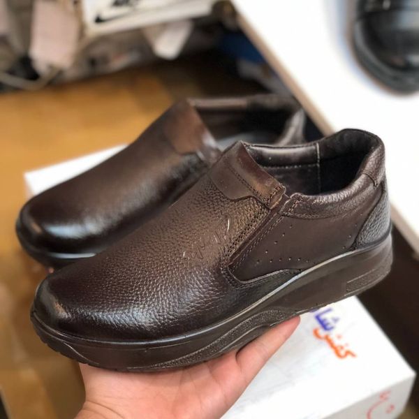 کفش چرم طبی مردانه طرح کلارک رخشی سوخته