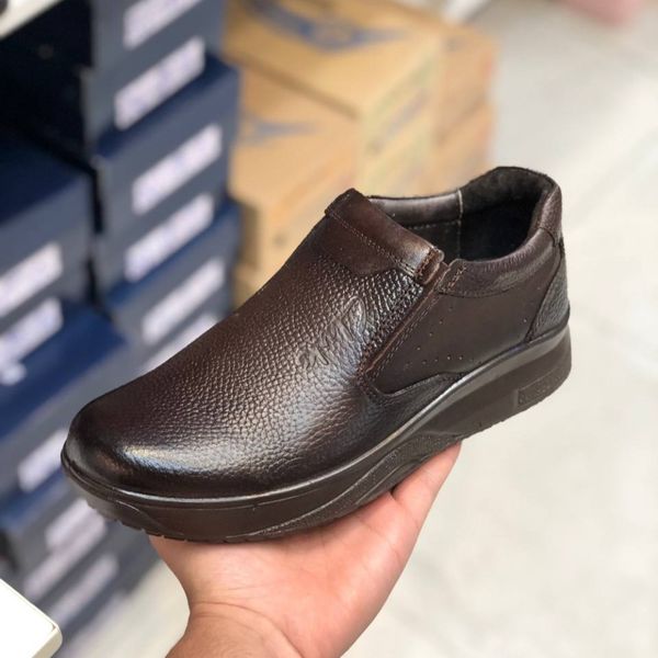 کفش چرم طبی مردانه طرح کلارک رخشی سوخته