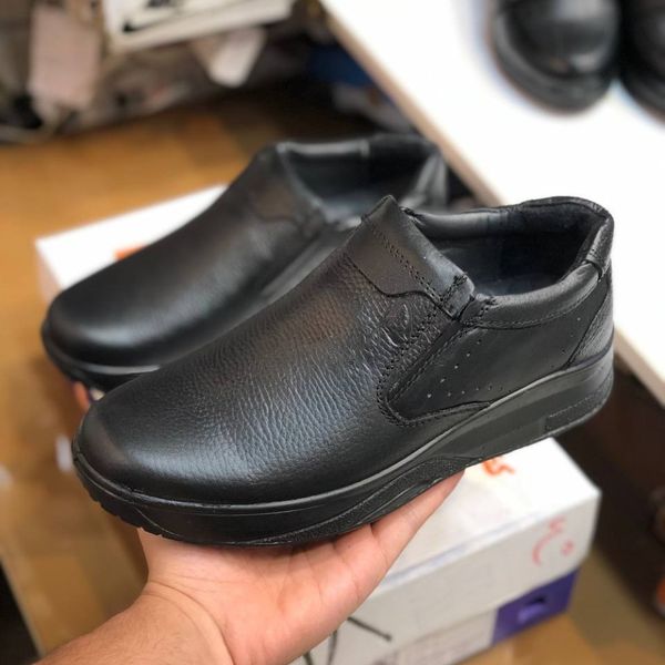 کفش چرم طبی مردانه طرح کلارک رخشی مشکی