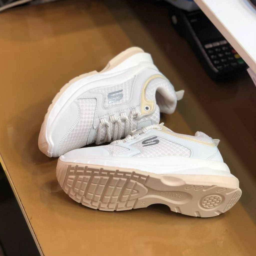 فروش اینترنتی کفش اسکیچرز زنانه سفید برند رامیلا