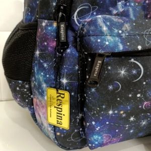 مشخصات کوله پشتی مدرسه طرح کهکشان زحل به همراه جامدادی (برند رسپینا)