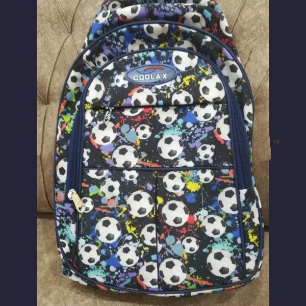 کوله پشتی پسرانه مدرسه طرح توپ فوتبال