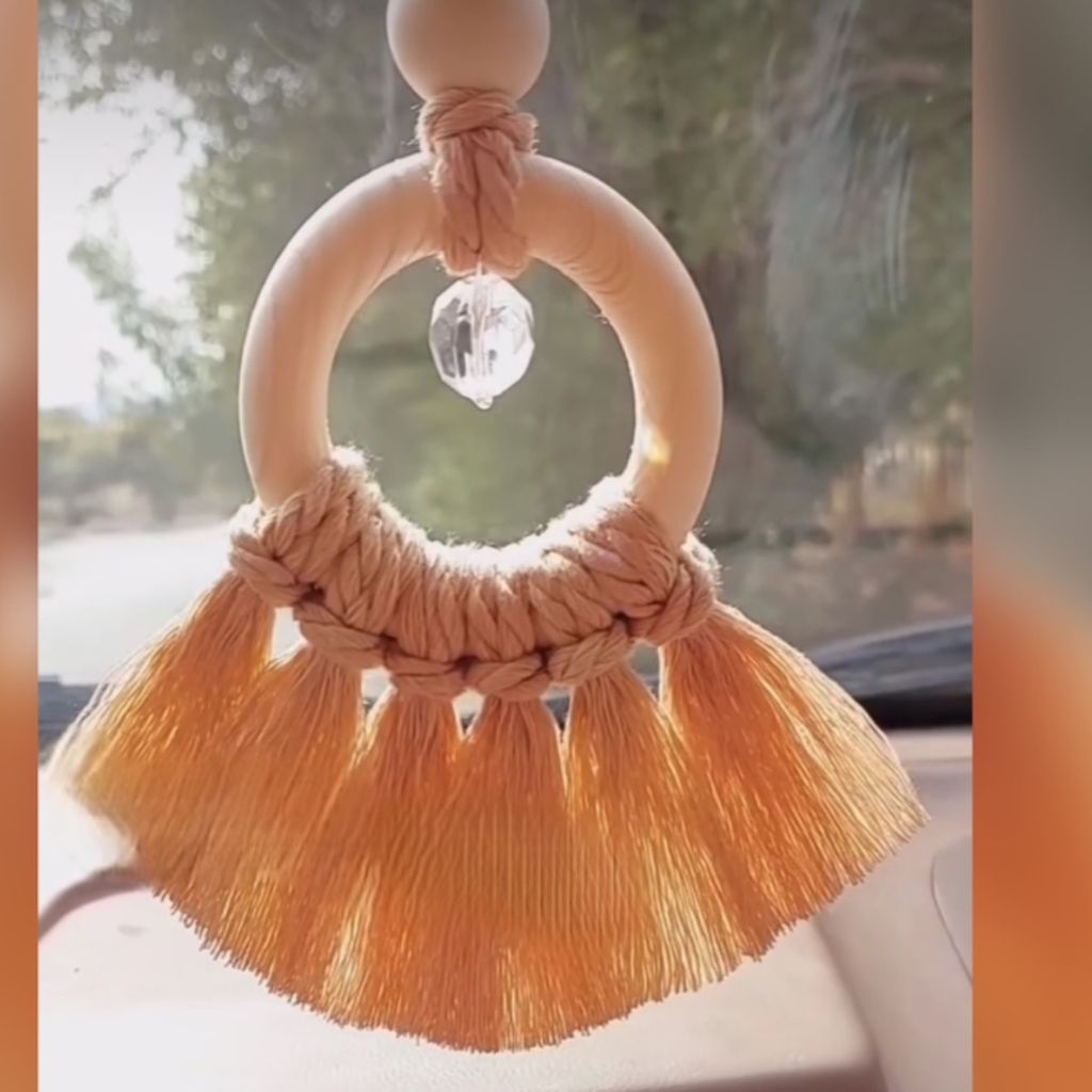 خرید آنلاین آویز ماشین مکرومه بافی مدل خورشید