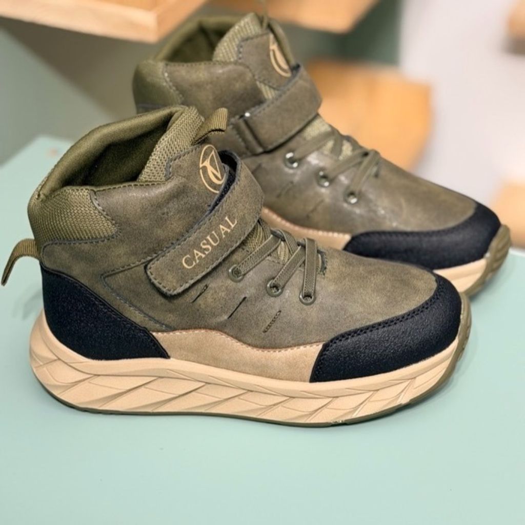 فروش اینترنتی کتونی بچگانه نیم ساق طرح کژوال از AMG کد 4080701