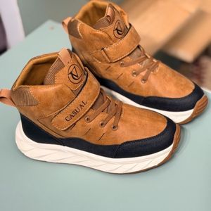 فروش اینترنتی کتونی بچگانه نیم ساق طرح کژوال از AMG کد 4080701