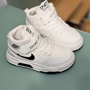 خرید اینترنتی قیمت کتونی بچگانه نیمساق طرح نایک جردن از Toobaco کد 4080702