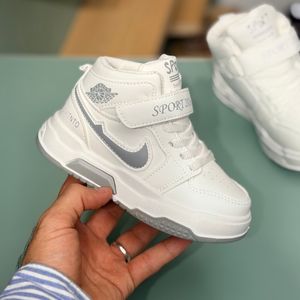 خرید اینترنتی قیمت کتونی بچگانه نیمساق طرح نایک جردن از Toobaco کد 4080702