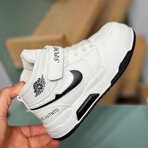 خرید اینترنتی قیمت کتونی بچگانه نیمساق طرح نایک جردن از Toobaco کد 4080702